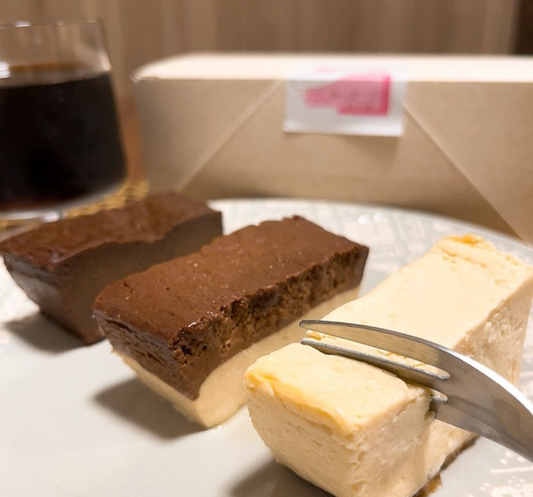 大阪グルメ備忘録(関西グルメ）様にママのチーズケーキを食べていただきました。