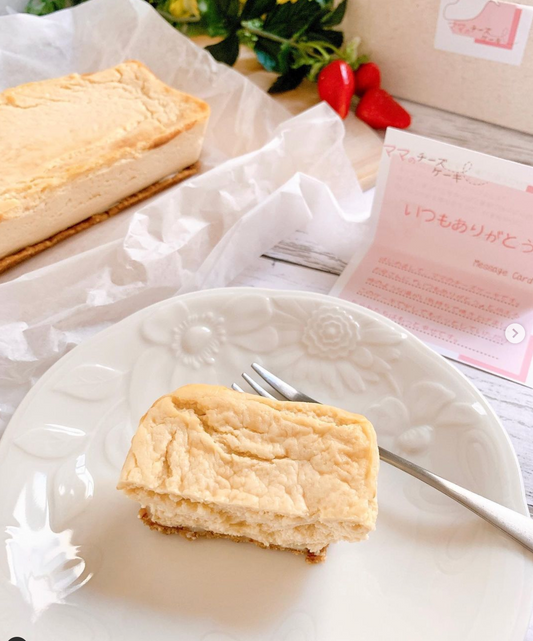 しいな祐希【グルメ&美容】様にママのチーズケーキを食べていただきました。