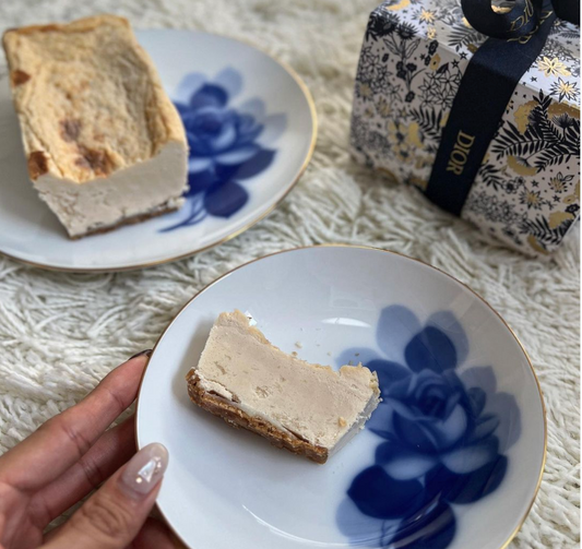 KANAKO🐏🥣| 京都グルメ様にママのチーズケーキを食べていただきました。